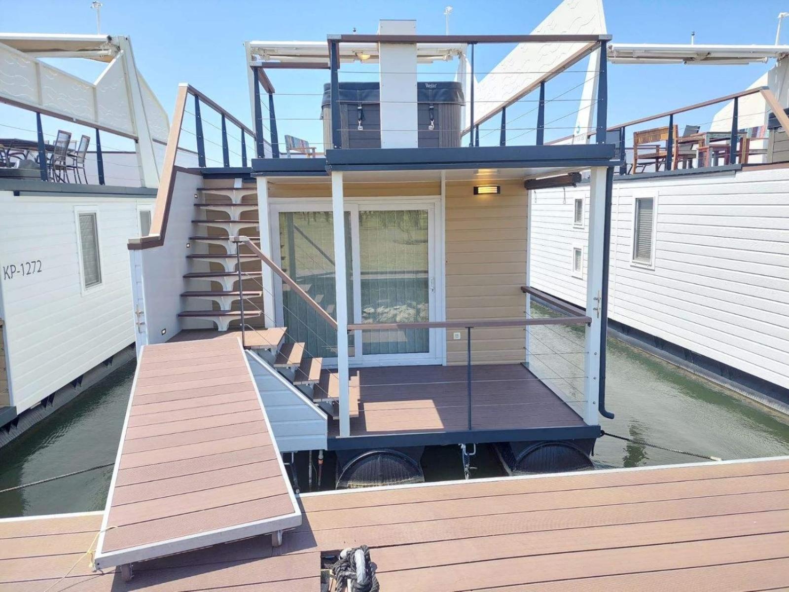 Villa House Boat Oliva - Floating House Pola Esterno foto